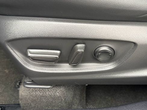 Certified 2023 Toyota Corolla Cross XLE image 18