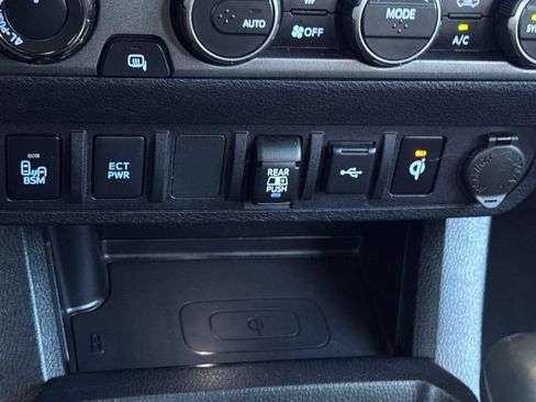 Used 2020 Toyota Tacoma SR5 AWD/4WD image 29