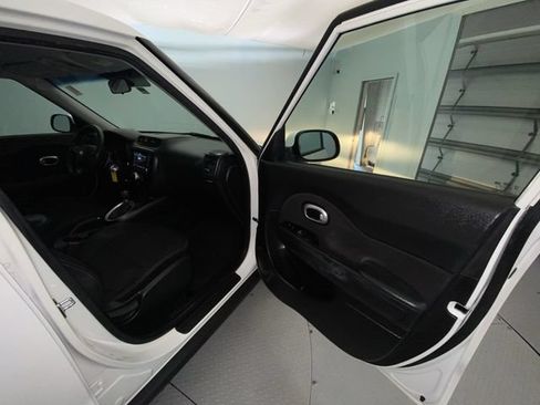 Used 2018 Kia Soul + FWD image 23