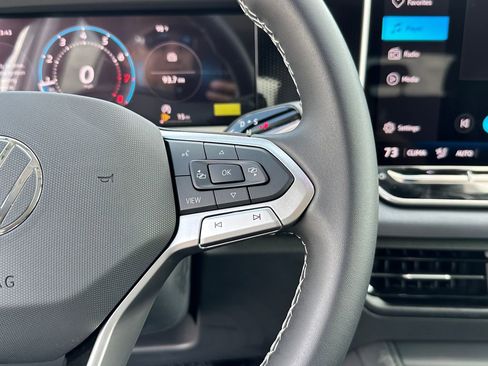 New 2026 Volkswagen Tiguan SE FWD image 12