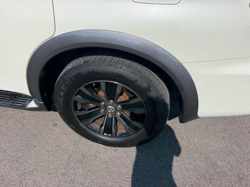 Used 2018 Nissan Armada Platinum w/ Captain Seat Package AWD/4WD image 9