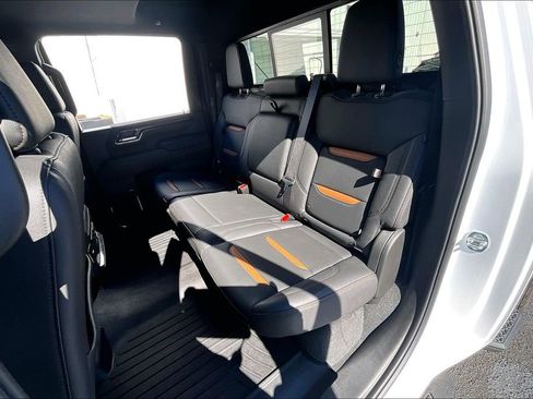 Used 2025 GMC Sierra 2500 AT4 w/ AT4 Premium Plus Package image 21