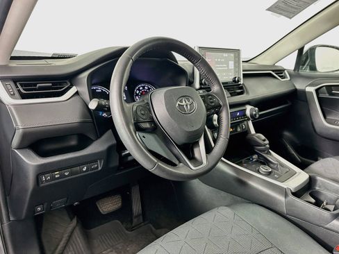 Certified 2020 Toyota RAV4 XLE w/ Convenience Package AWD/4WD image 9
