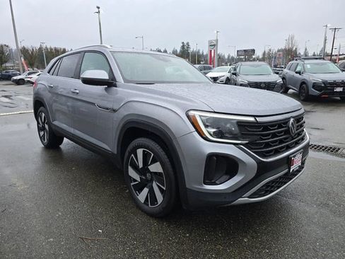 Used 2024 Volkswagen Atlas Cross Sport SE image 4