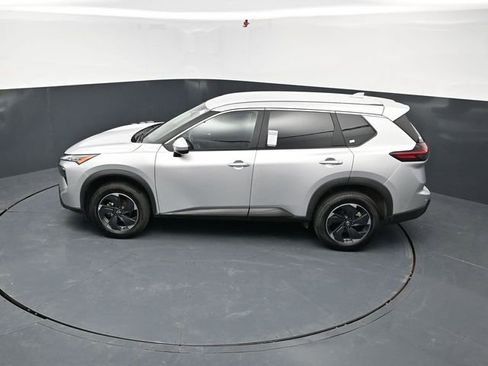 Used 2025 Nissan Rogue SV AWD/4WD image 36