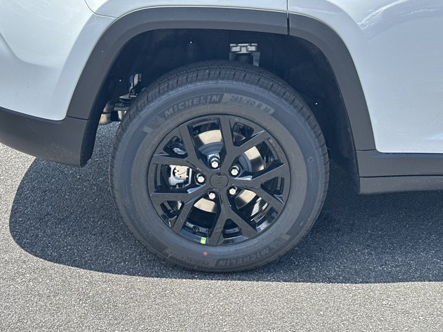 New 2026 Jeep Grand Cherokee Altitude RWD image 17