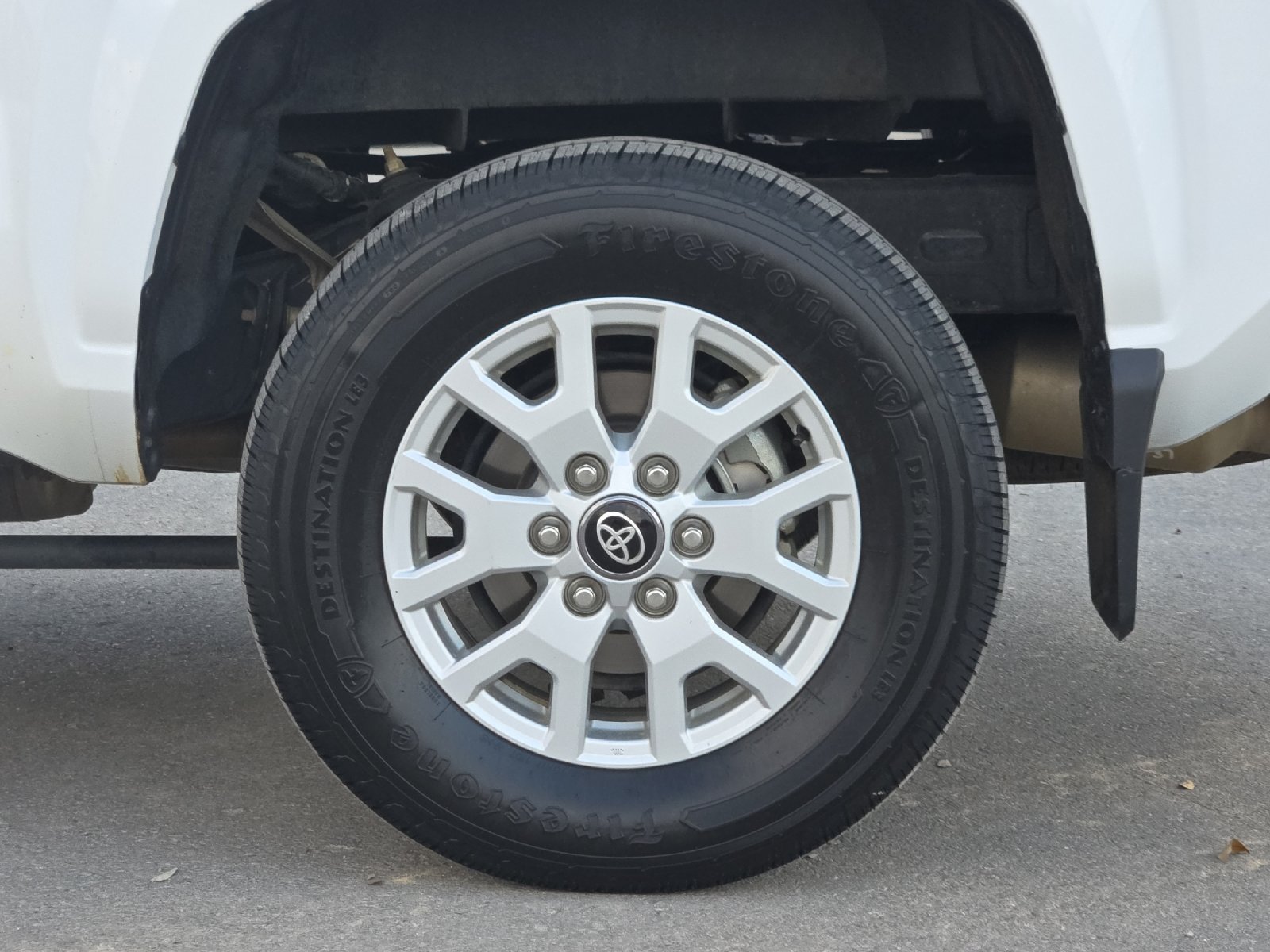 Certified 2025 Toyota Tacoma SR5 AWD/4WD image 23