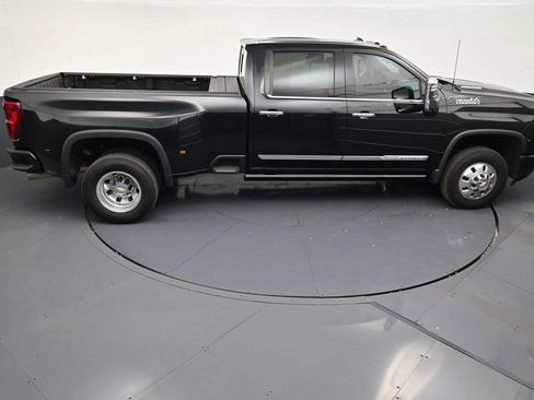 Used 2025 Chevrolet Silverado 3500 High Country w/ High Country Premium Package AWD/4WD image 17