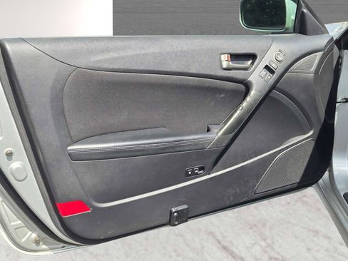 Used 2013 Hyundai Genesis 2.0T RWD image 11