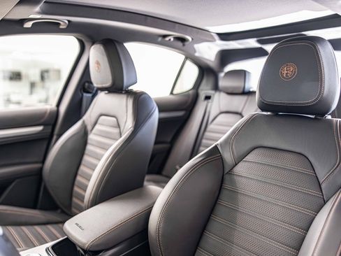New 2025 Alfa Romeo Stelvio Sprint image 19