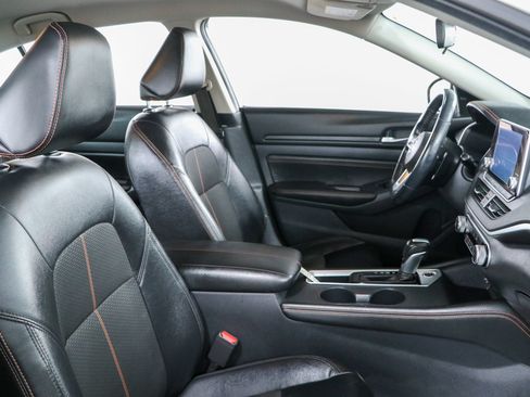 Used 2020 Nissan Altima 2.5 SR FWD image 26