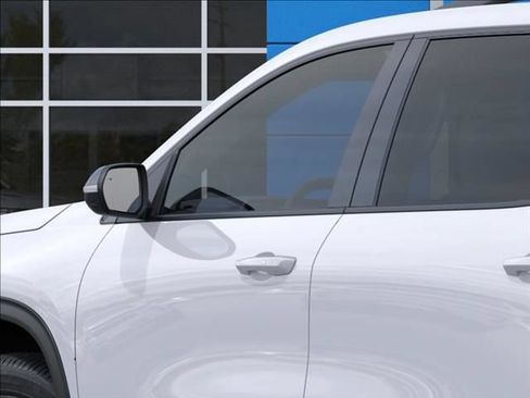 New 2027 Chevrolet Traverse LT FWD image 12