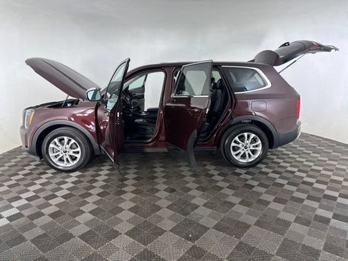 Certified 2022 Kia Telluride LX AWD/4WD image 11