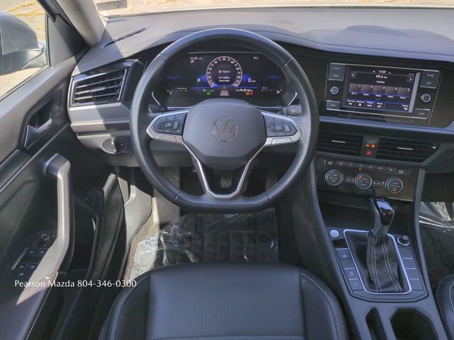 Used 2024 Volkswagen Jetta SE FWD image 16