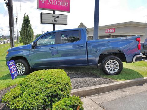 Used 2024 Chevrolet Silverado 1500 LT AWD/4WD image 4