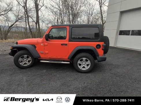 Used 2019 Jeep Wrangler Sport AWD/4WD image 9