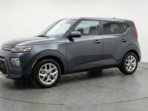 Used 2025 Kia Soul LX w/ LX Technology Package image 3