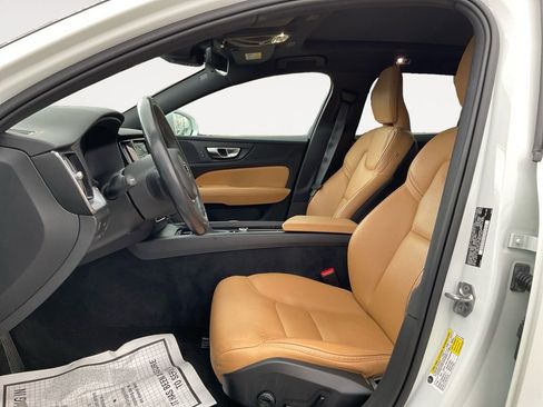 Used 2020 Volvo V60 T5 Cross Country w/ Protection Package Premier image 9