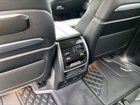 Used 2024 BMW X7 xDrive40i w/ Executive Package AWD/4WD image 29