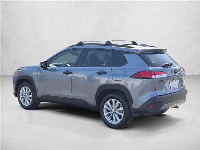 Used 2022 Toyota Corolla Cross LE w/ Moonroof Package AWD/4WD image 8