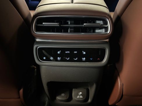 Used 2025 Genesis GV80 3.5T Prestige AWD/4WD image 25