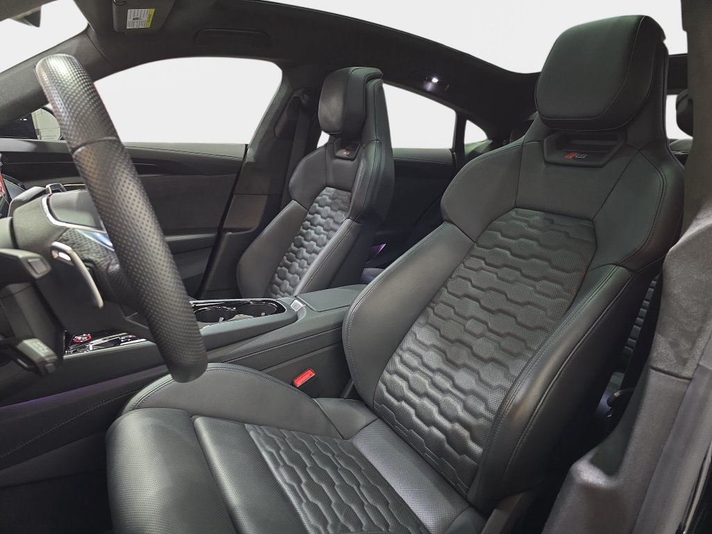 Used 2024 Audi RS e-tron GT w/ Carbon Performance Package AWD/4WD image 18