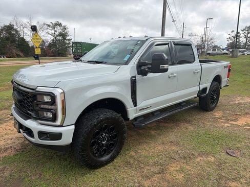 Used 2025 Ford F250 Lariat w/ Black Appearance Package image 2