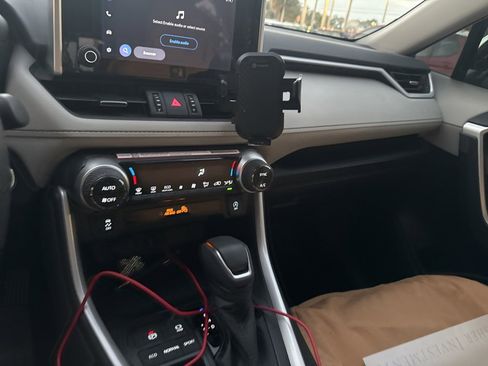 Used 2025 Toyota RAV4 XLE Premium image 30