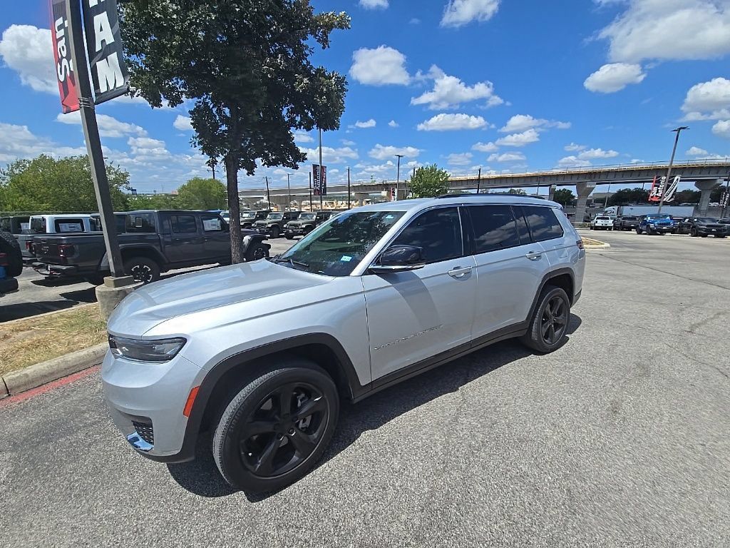 Used 2021 Jeep Grand Cherokee L Limited RWD image 9
