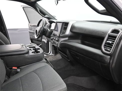 Used 2024 RAM 3500 Tradesman w/ Chrome Appearance Group image 32