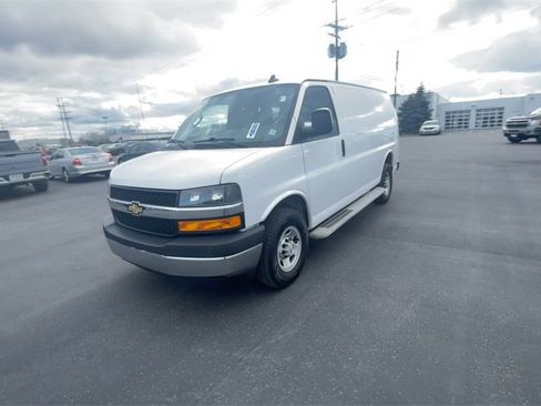 Used 2023 Chevrolet Express 2500 w/ Driver Convenience Package image 4