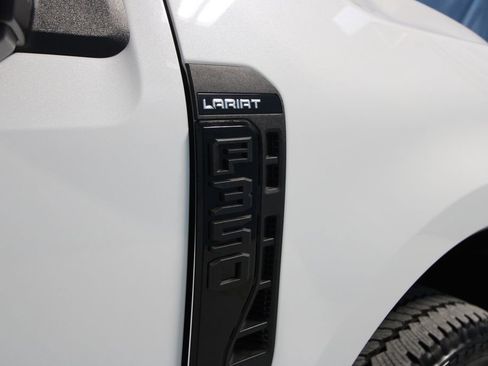 Used 2025 Ford F350 Lariat w/ Black Appearance Package image 41
