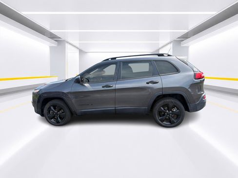 Used 2017 Jeep Cherokee Sport FWD image 7