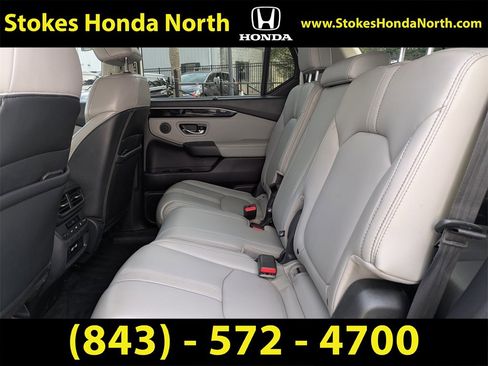 Used 2023 Honda Pilot Touring image 14