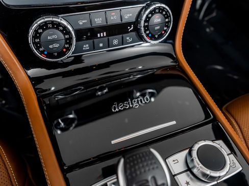 Used 2018 Mercedes-Benz SL 550 SL 550 image 35