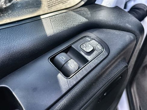 Used 2024 Mercedes-Benz Sprinter 2500 image 11
