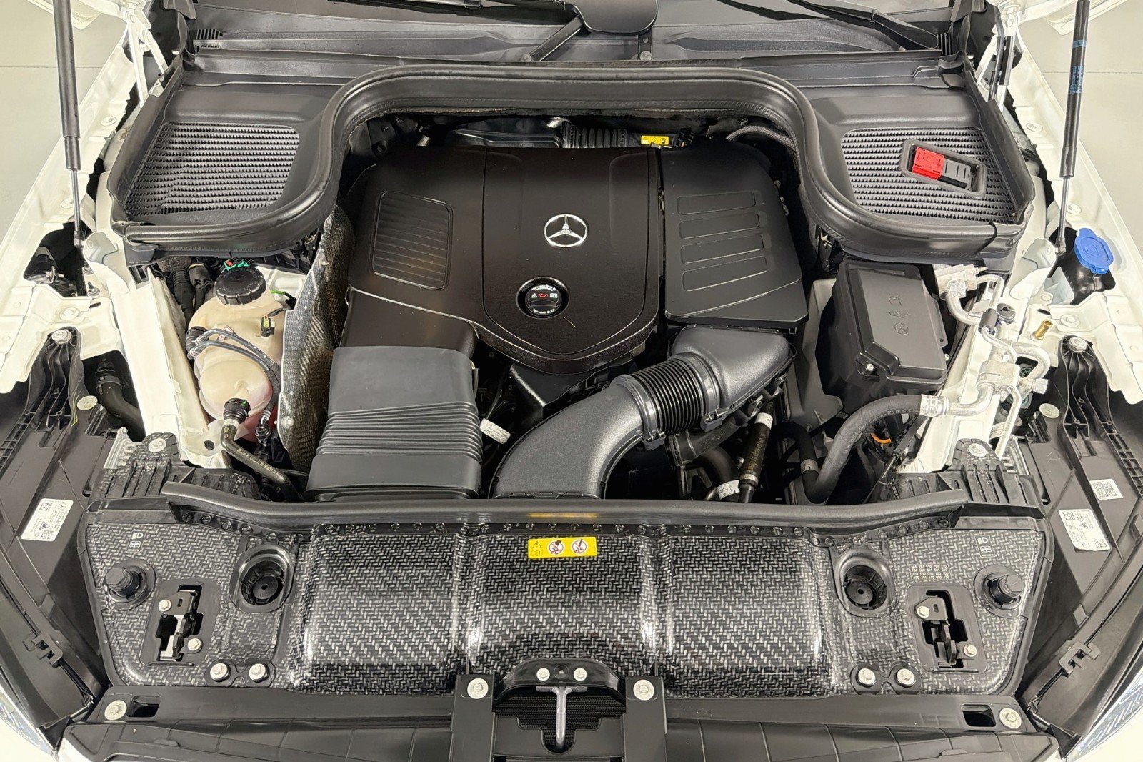 Certified 2024 Mercedes-Benz GLE 450e 4MATIC w/ AMG Line Exterior image 11
