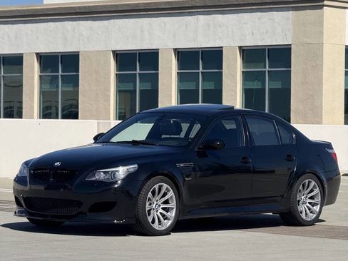 Used 2010 BMW M5 RWD image 23