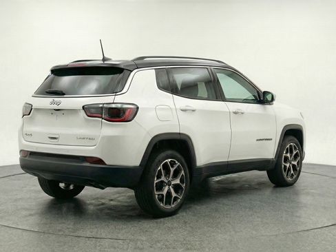 Used 2025 Jeep Compass Limited AWD/4WD image 9