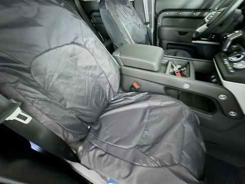 Used 2024 Land Rover Defender 110 S image 27