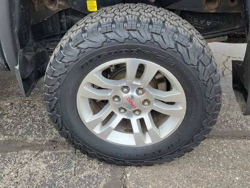 Used 2017 GMC Sierra 1500 4x4 Crew Cab w/ Sierra Convenience Package image 5