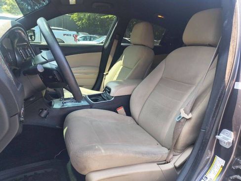 Used 2014 Dodge Charger SE image 11
