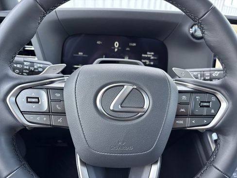 Used 2025 Lexus GX 550 image 31