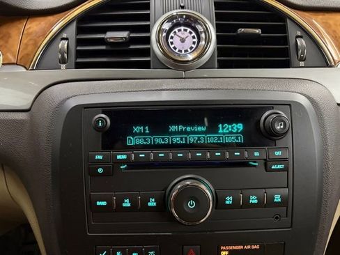 Used 2011 Buick Enclave CXL image 46