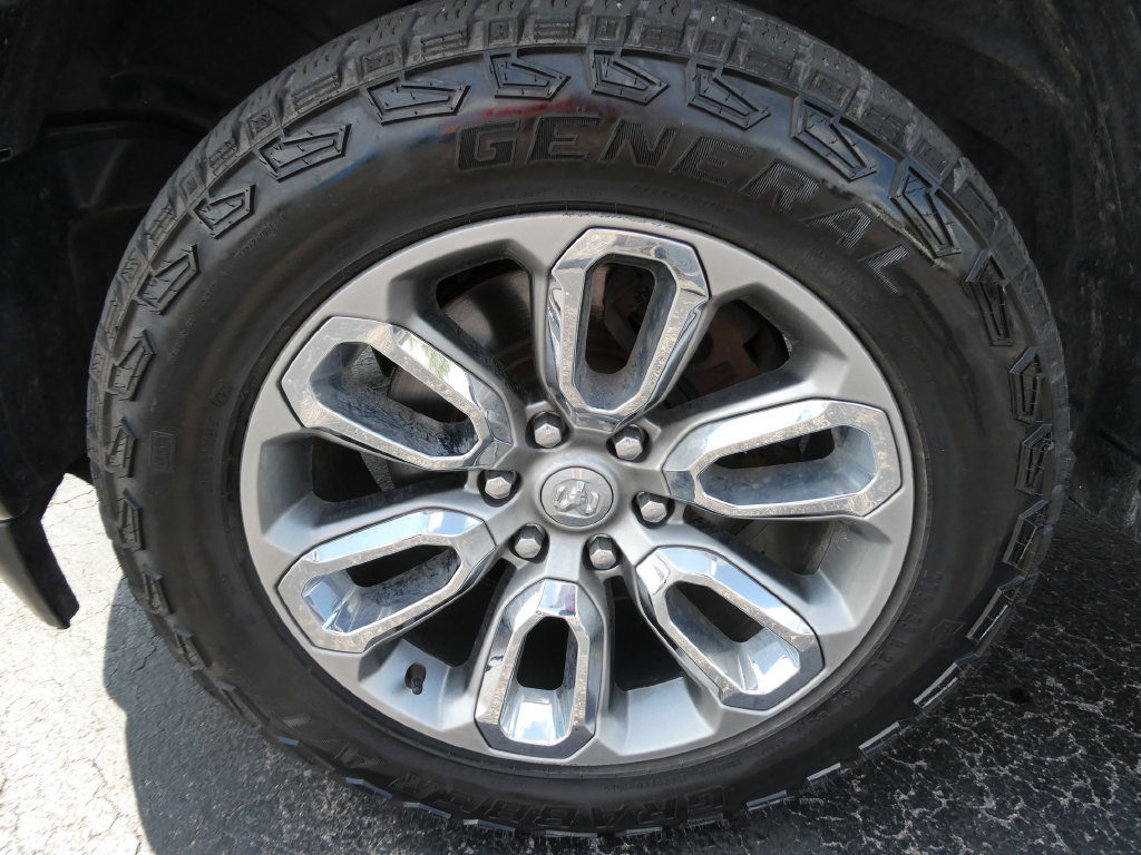 Used 2021 RAM 1500 Laramie w/ Sport Appearance Package AWD/4WD image 10