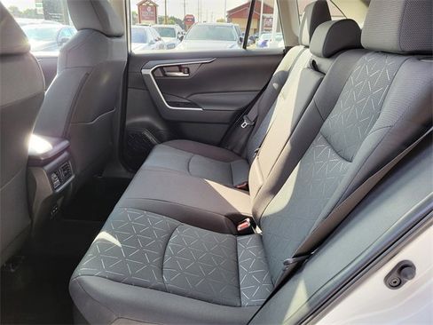 Used 2025 Toyota RAV4 XLE image 5