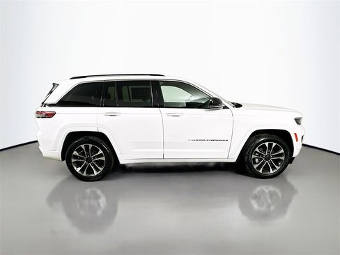 Used 2022 Jeep Grand Cherokee Overland image 7
