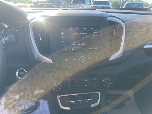 Used 2024 GMC Terrain SLE image 23