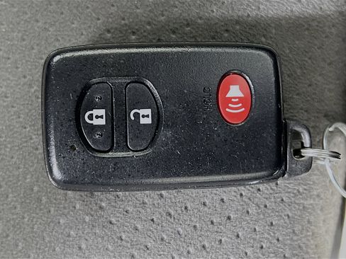 Used 2014 Toyota Prius Two image 34