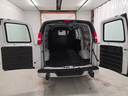 Used 2024 GMC Savana 2500 Work Van w/ Driver Convenience Package image 13